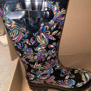Sakroots Tall rubber rain boot size 9